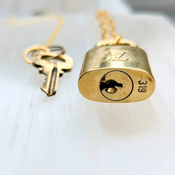 🌟Authentic Louis Vuitton Padlock and Key Necklace Set + Real Gold Chains 🔐🌟 - Picture 7 of 11
